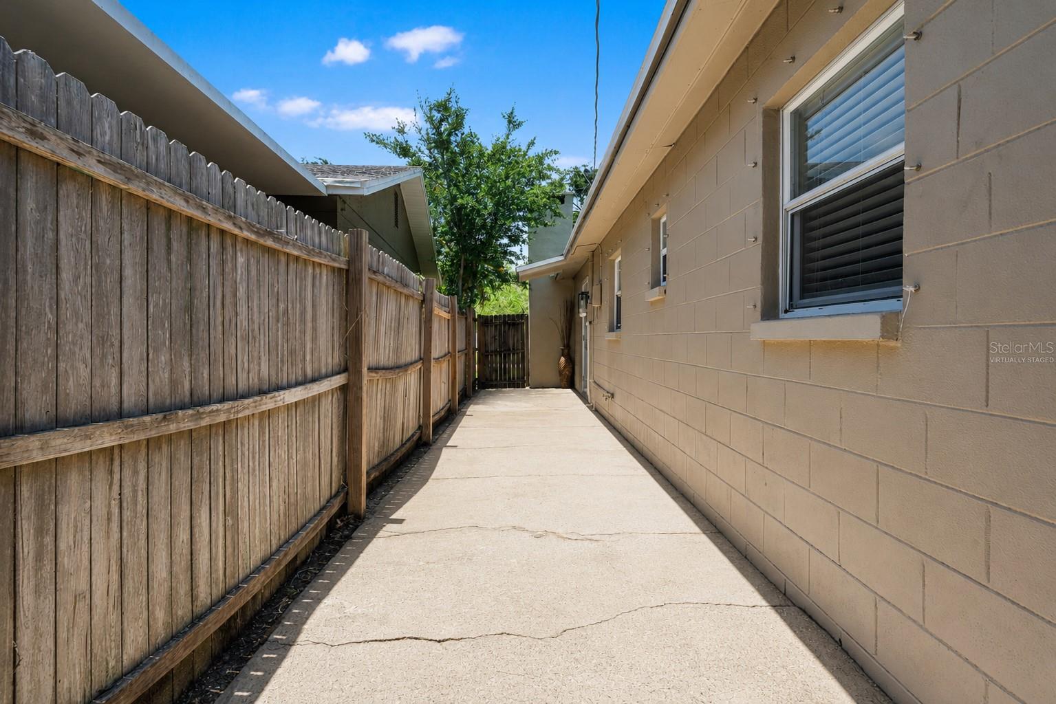 4247 HELENA ST NE, ST PETERSBURG, FL — photo 29