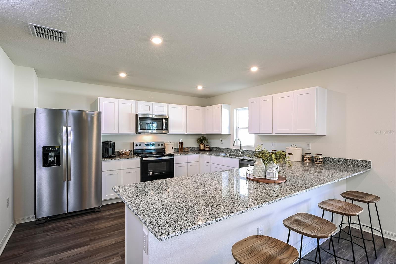 704 OAK HAMMOCK WAY, AVON PARK, FL — photo 8