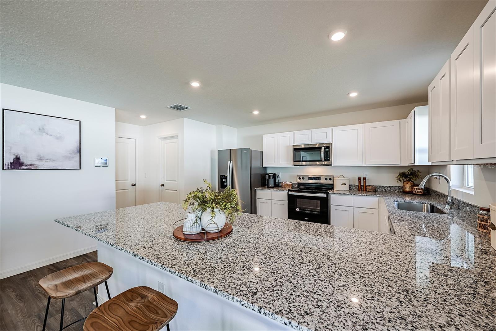 704 OAK HAMMOCK WAY, AVON PARK, FL — photo 12