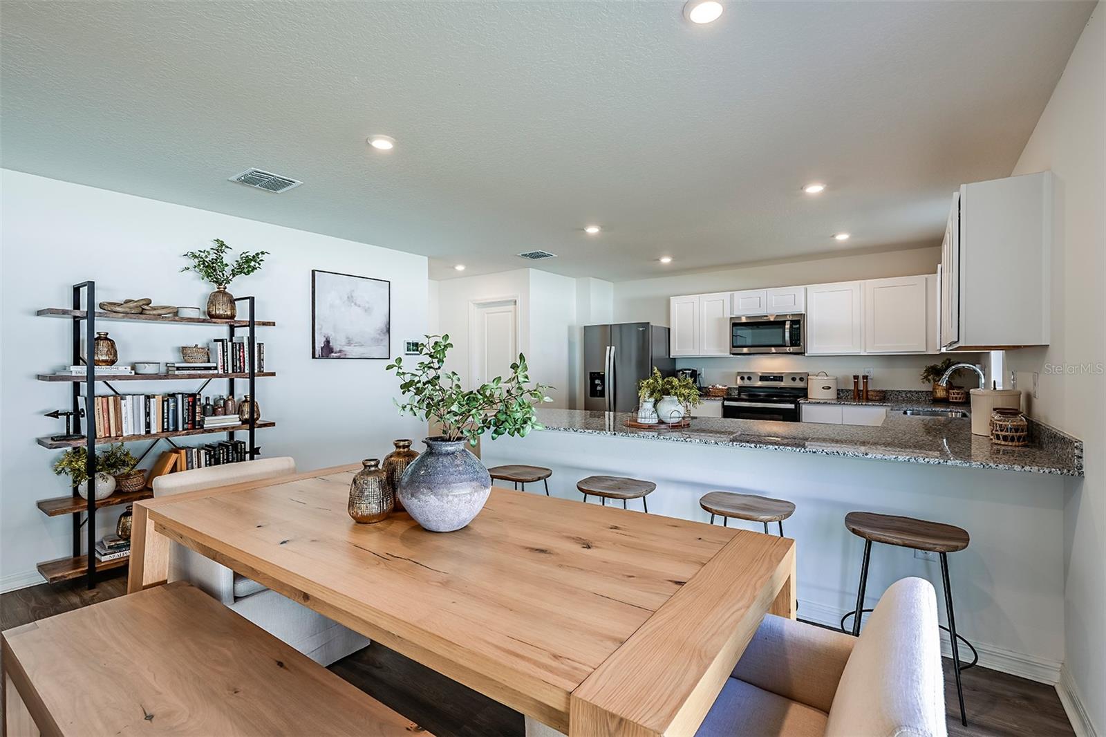 704 OAK HAMMOCK WAY, AVON PARK, FL — photo 15