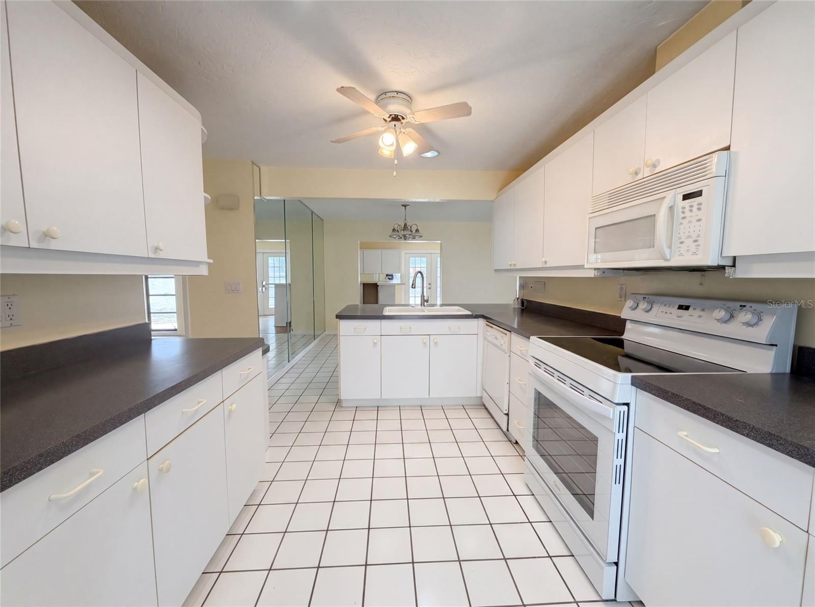 1301 LUCAYA AVE, VENICE, FL — photo 37
