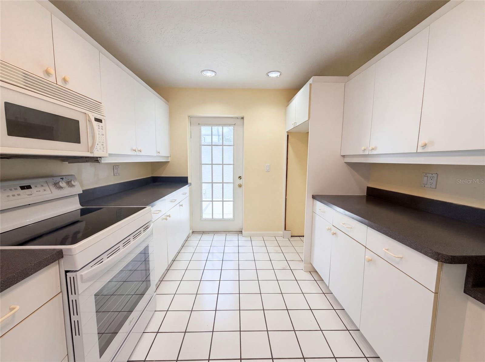 1301 LUCAYA AVE, VENICE, FL — photo 38