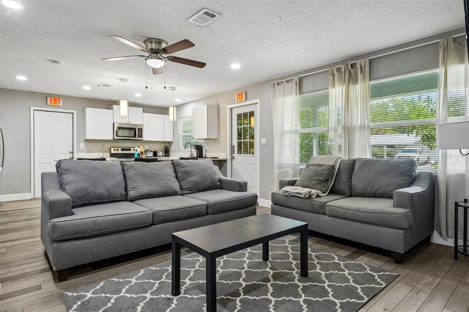 520 FAIRFAX LN, APOLLO BEACH, FL — photo 2