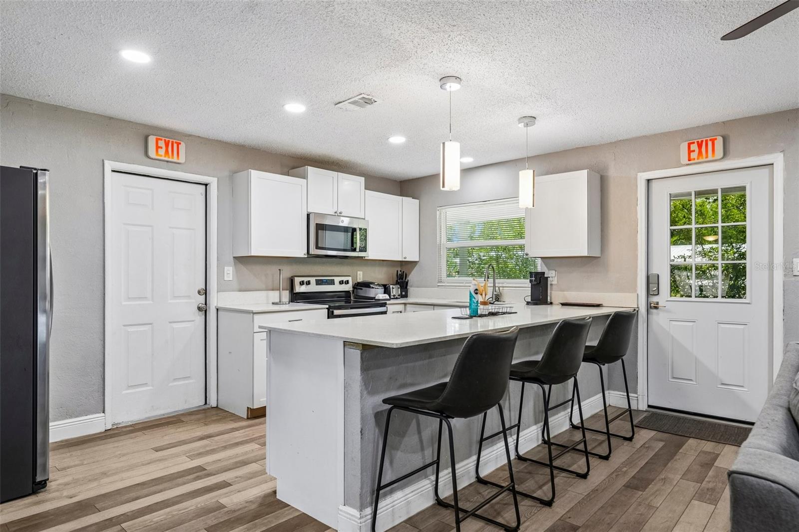 520 FAIRFAX LN, APOLLO BEACH, FL — photo 4