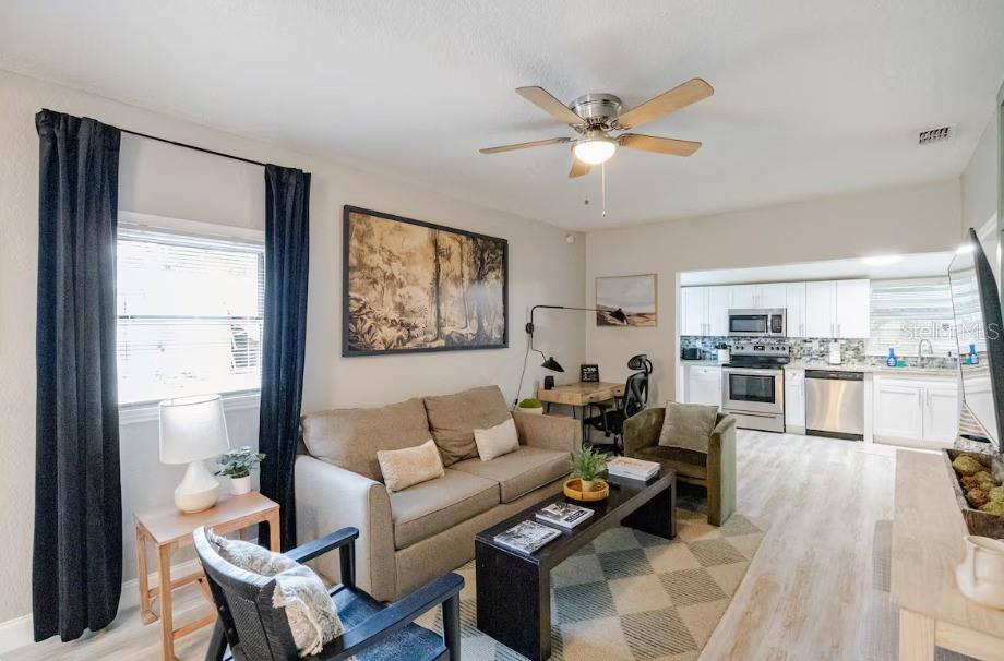 8311 N NEWPORT AVE, TAMPA, FL — photo 3