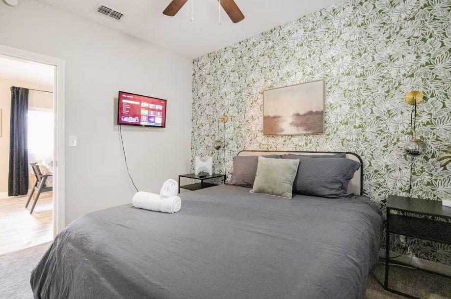 8311 N NEWPORT AVE, TAMPA, FL — photo 8