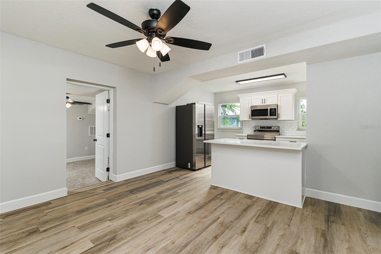526 VICTORIA BLVD, AUBURNDALE, FL — photo 2