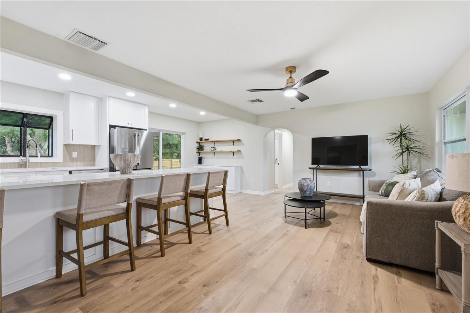809 WOODCREST AVE, CLEARWATER, FL — photo 4