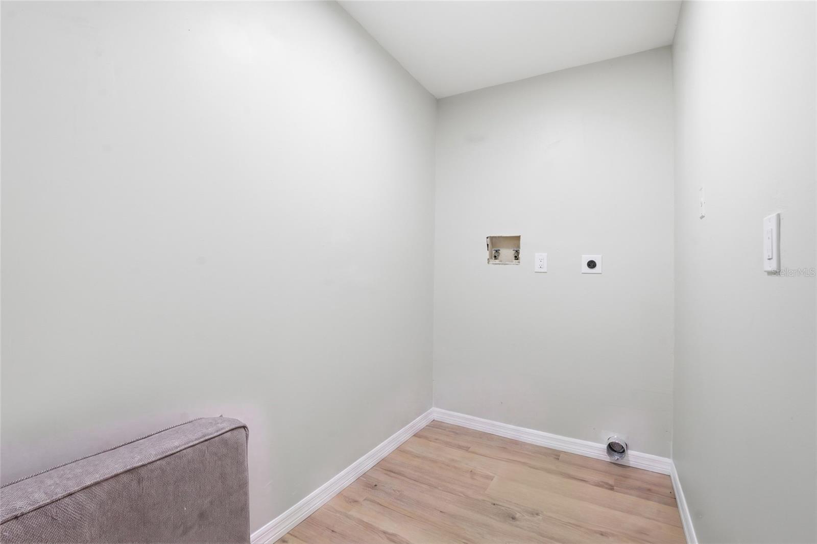 809 WOODCREST AVE, CLEARWATER, FL — photo 17