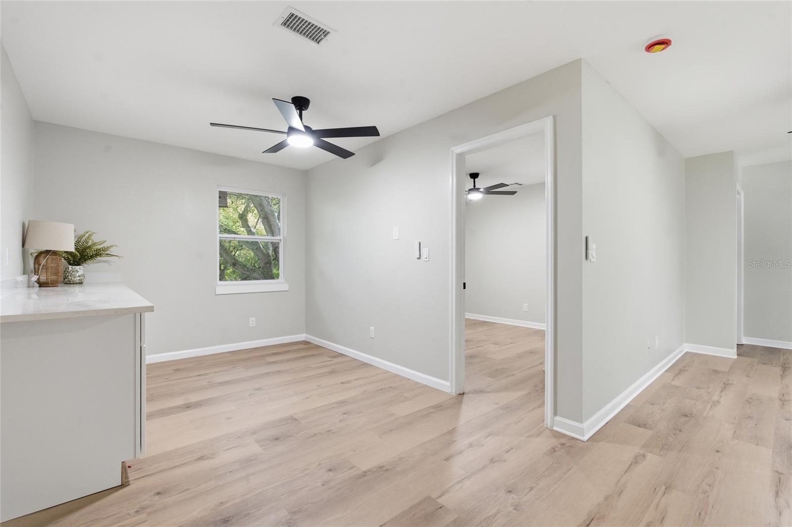 809 WOODCREST AVE, CLEARWATER, FL — photo 22