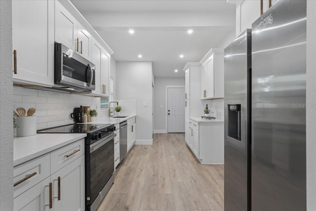 3705 N HIGHLAND AVE, TAMPA, FL — photo 8