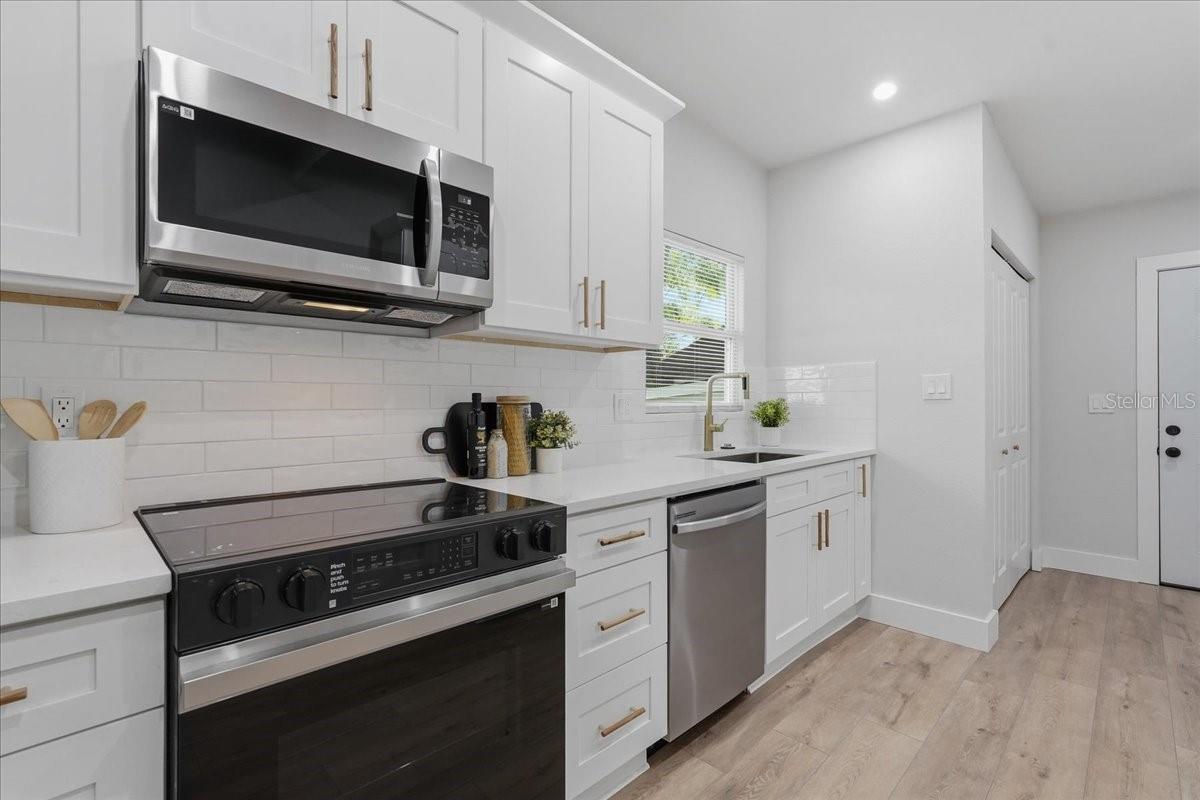 3705 N HIGHLAND AVE, TAMPA, FL — photo 9