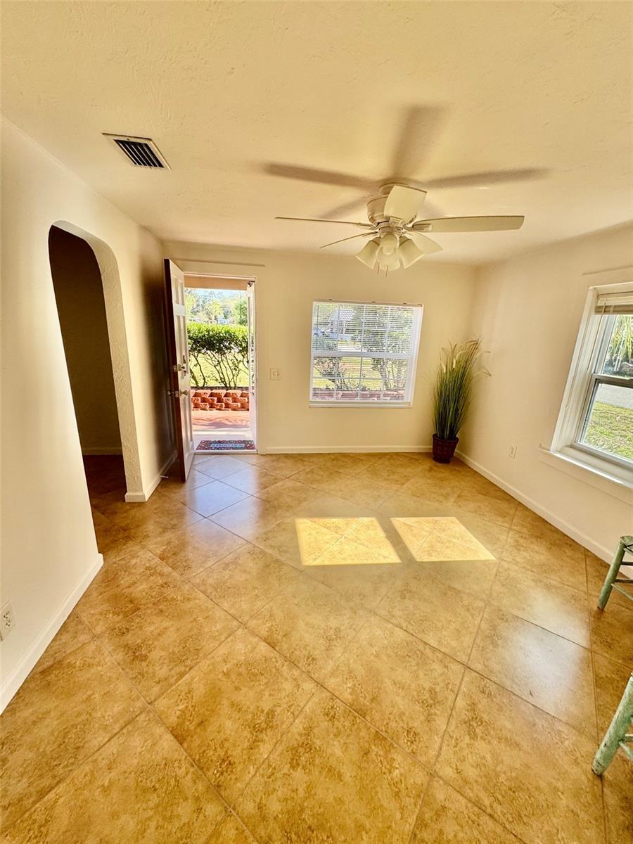 910 W FRENCH AVE, ORANGE CITY, FL — photo 4