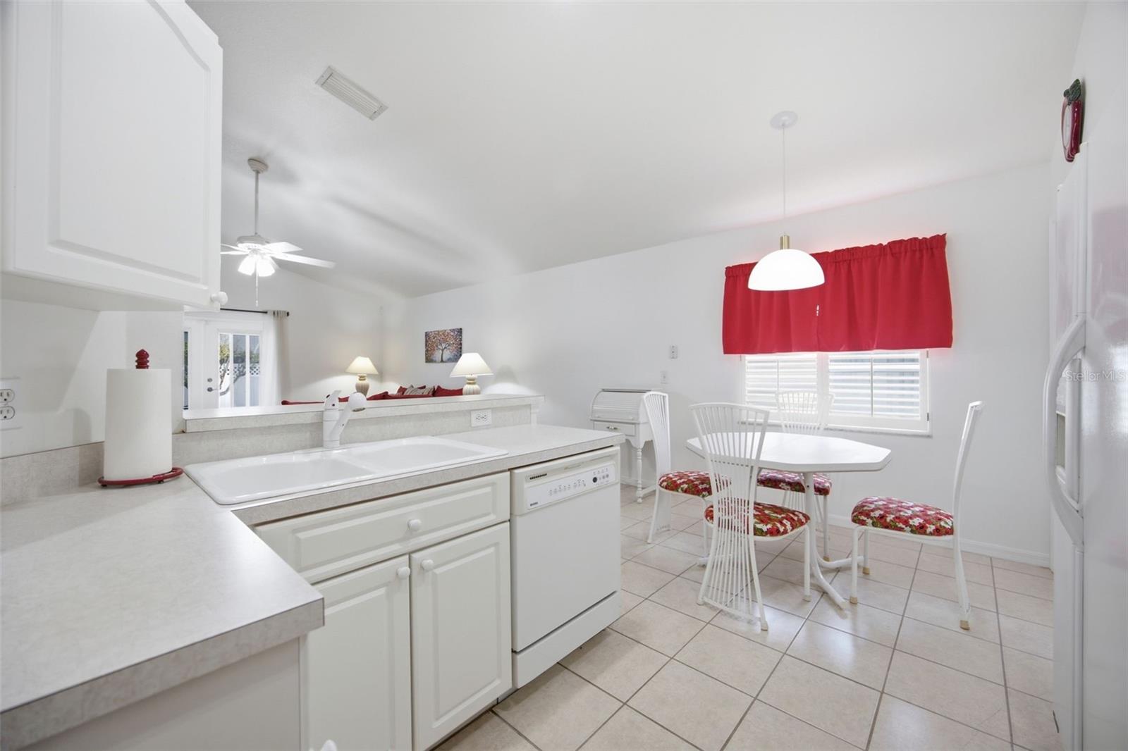 860 ROCKY MOUNTAIN CT, VALRICO, FL — photo 5