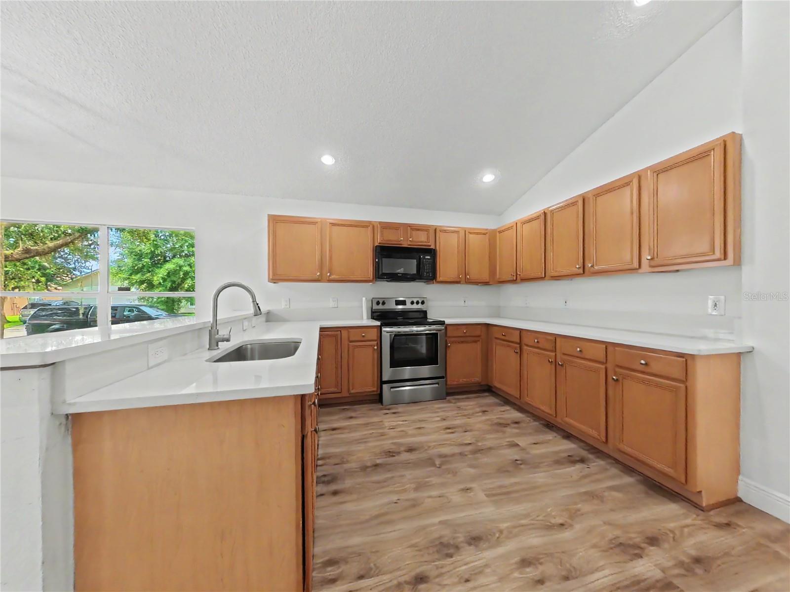 544 CYPRESS TREE CT, ORLANDO, FL — photo 15