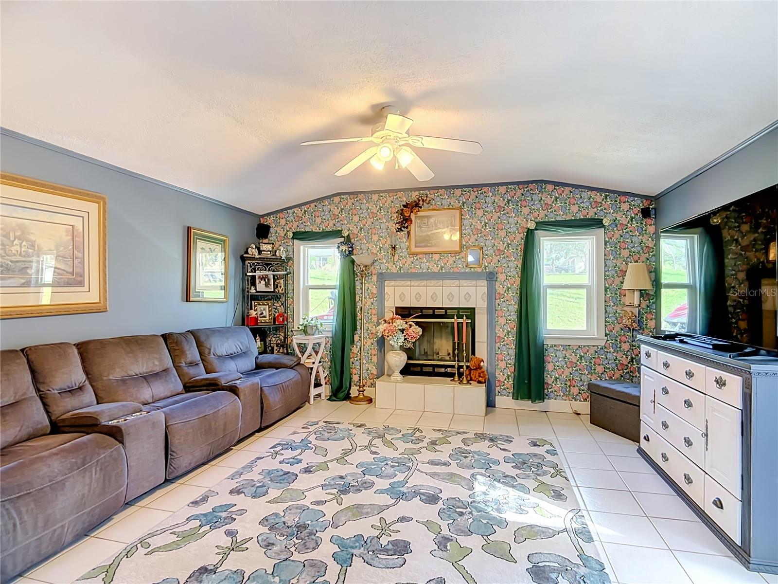 128 N LAKE FLORENCE DR, WINTER HAVEN, FL — photo 33