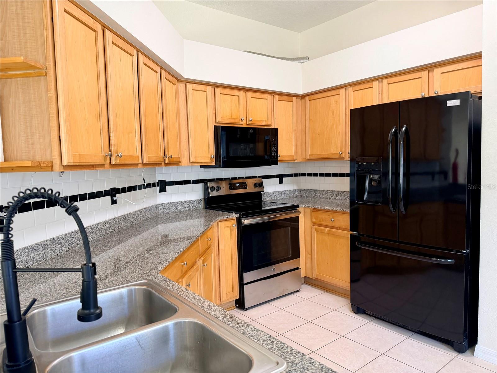 7838 CARRIAGE POINTE DR, GIBSONTON, FL — photo 2