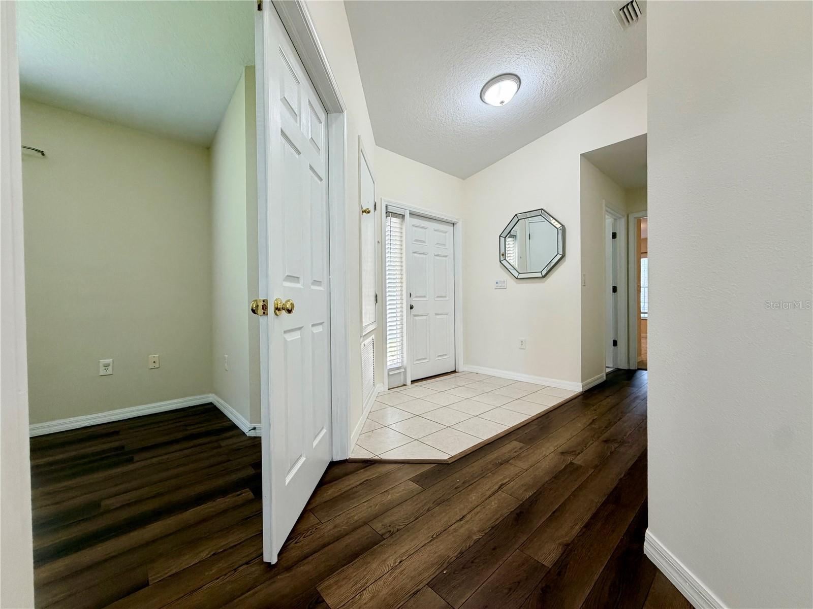 7838 CARRIAGE POINTE DR, GIBSONTON, FL — photo 9