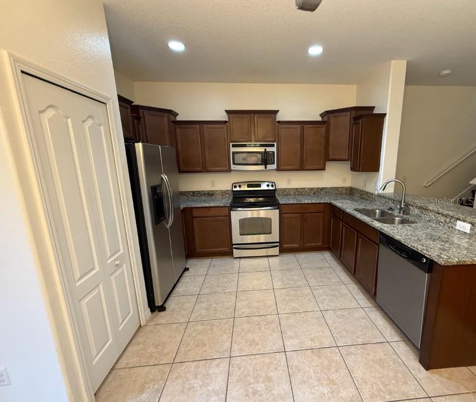 2807 LANTERN HILL AVE, BRANDON, FL — photo 6