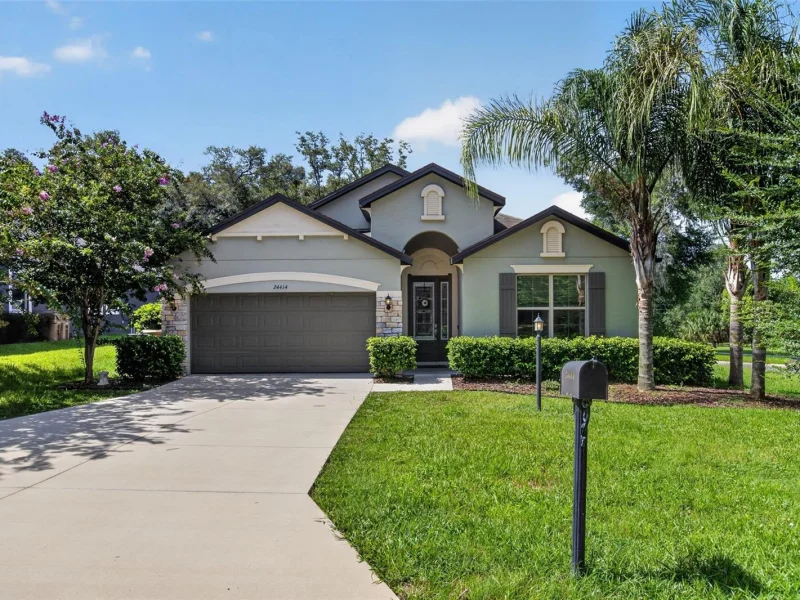 24414 WOODHILL CT, SORRENTO, FL