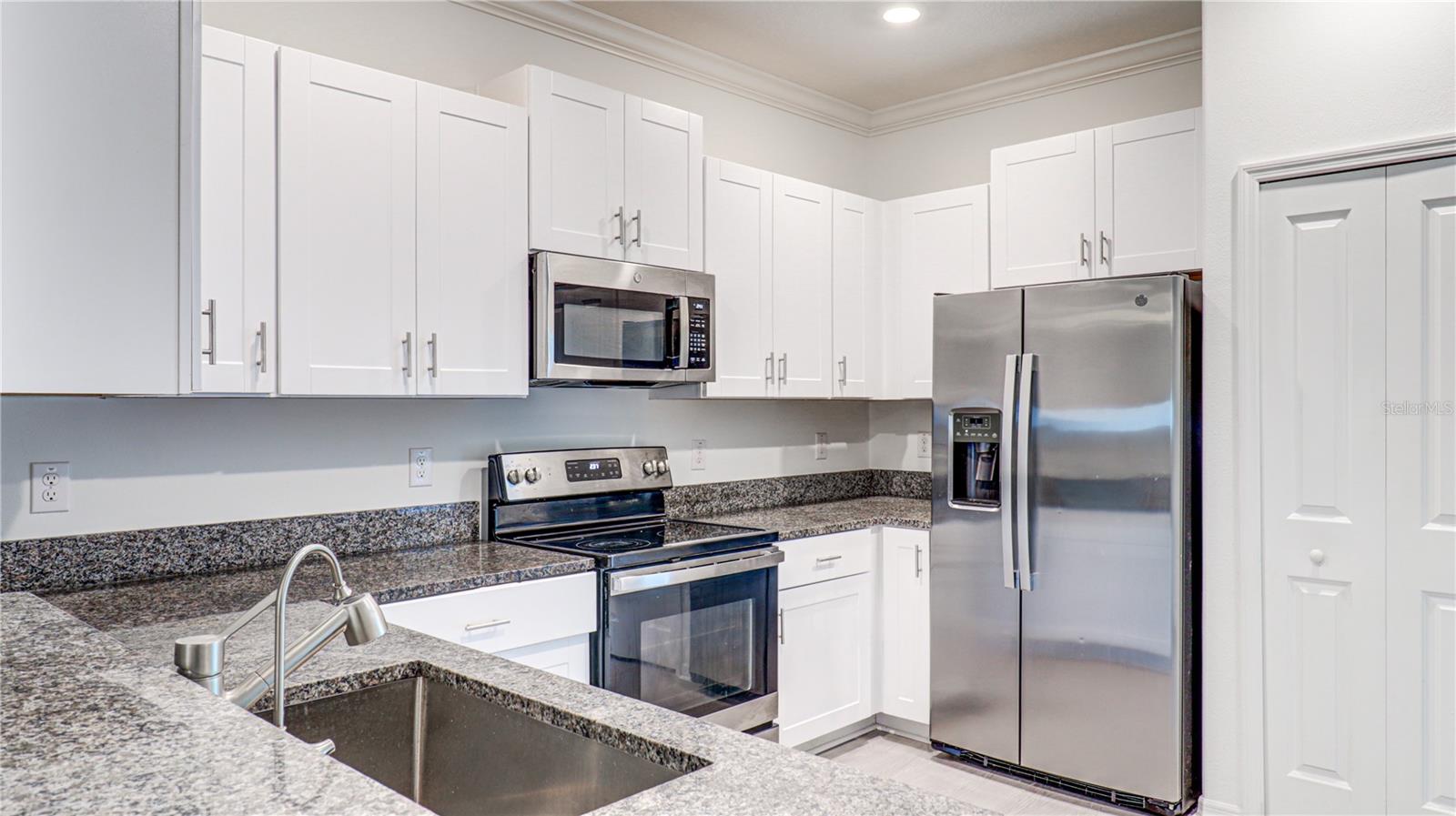 36427 GARDEN WALL WAY, ZEPHYRHILLS, FL — photo 15