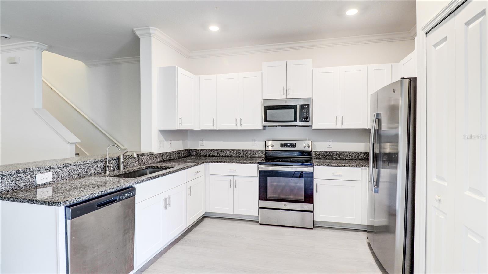 36427 GARDEN WALL WAY, ZEPHYRHILLS, FL — photo 18