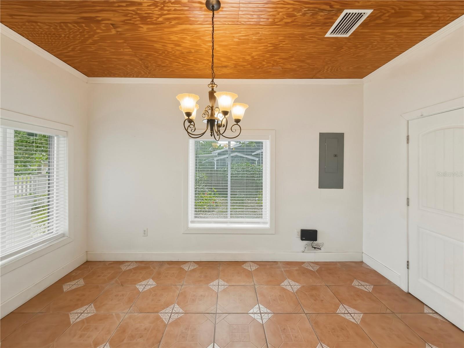 211 E 131ST AVE, TAMPA, FL — photo 9