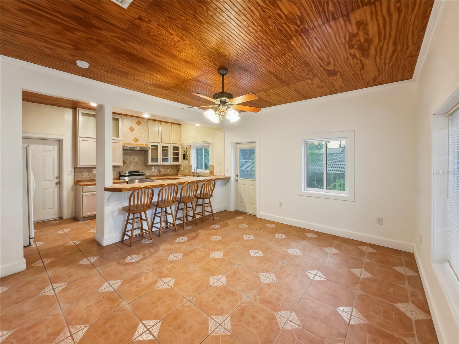 211 E 131ST AVE, TAMPA, FL — photo 15