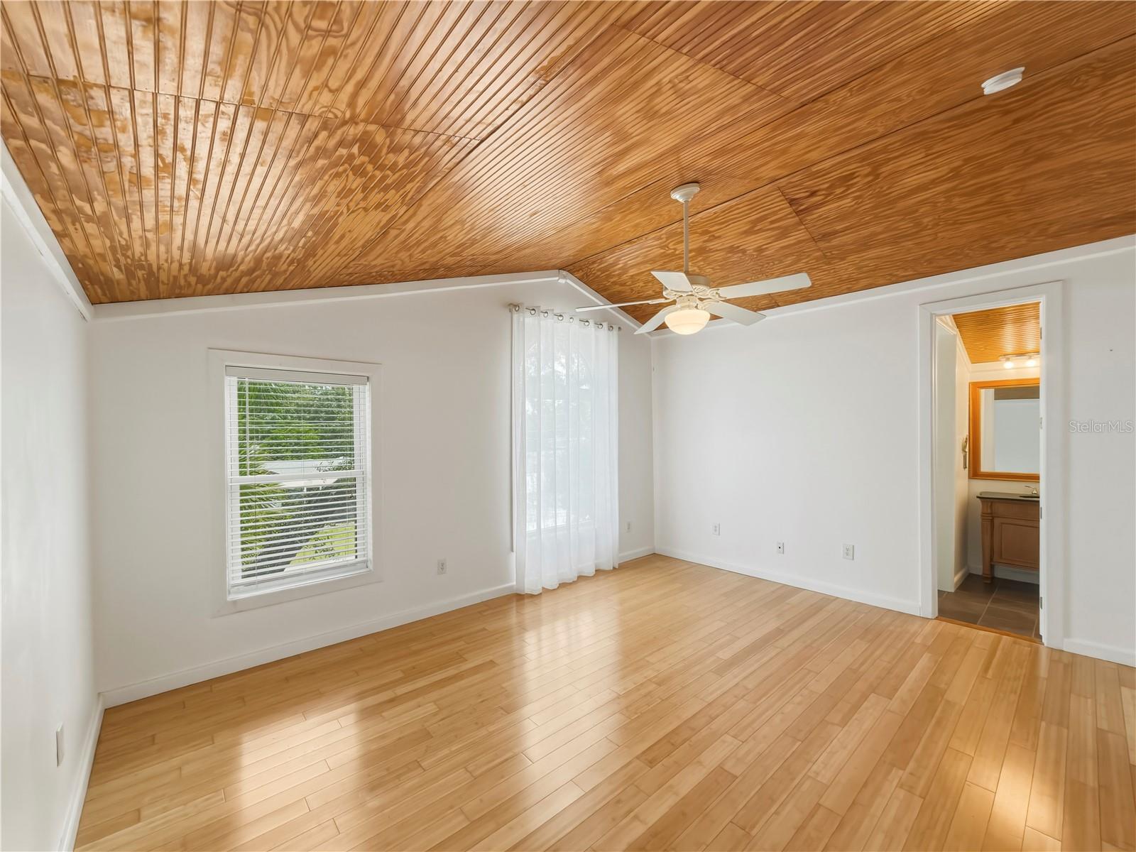 211 E 131ST AVE, TAMPA, FL — photo 25