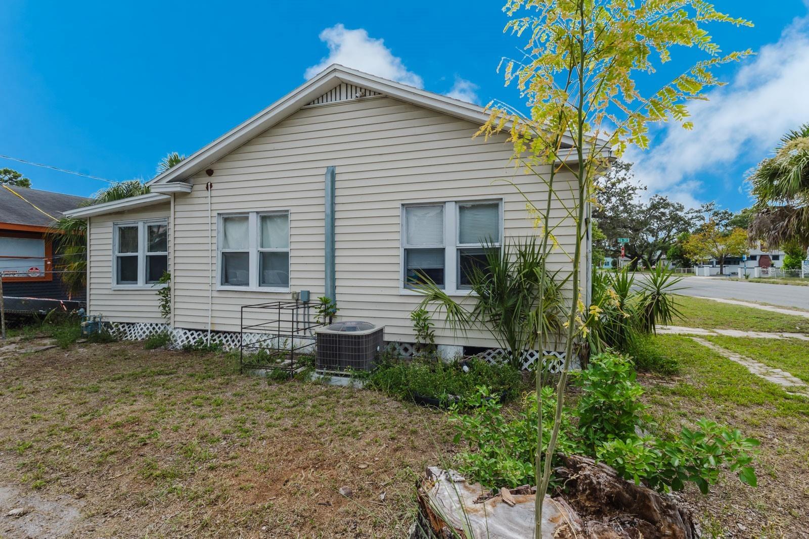 2560 5TH AVE S, ST PETERSBURG, FL — photo 15