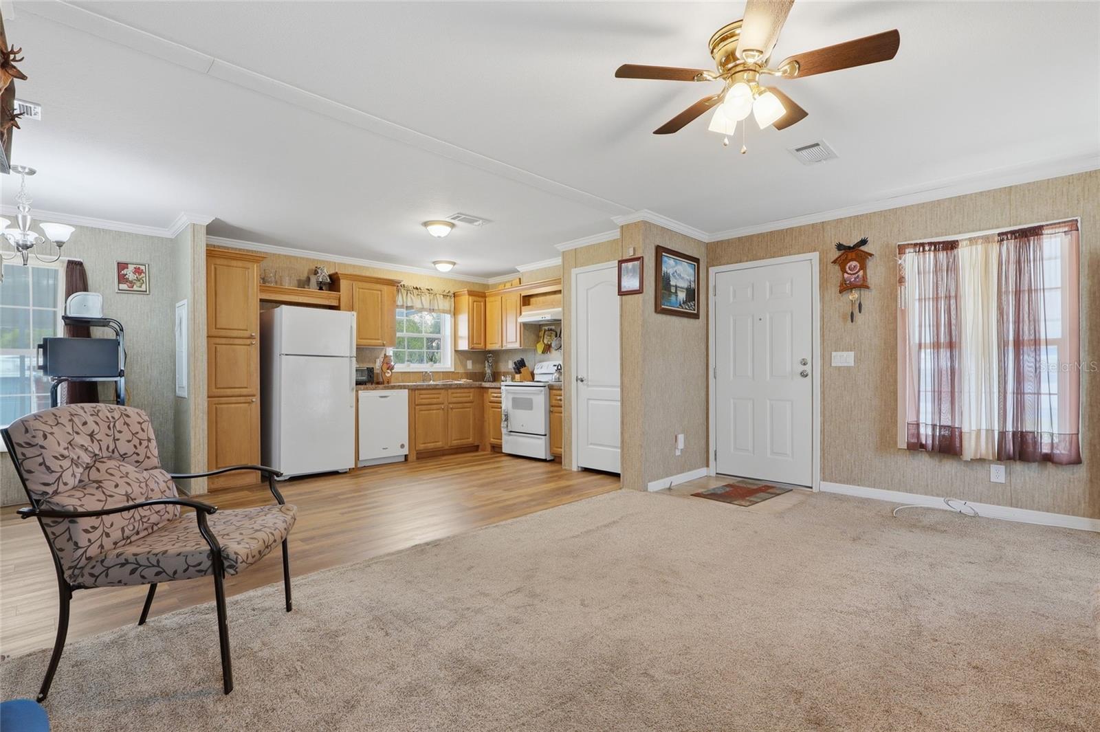 38745 NEW JERSEY AVE, ZEPHYRHILLS, FL — photo 4
