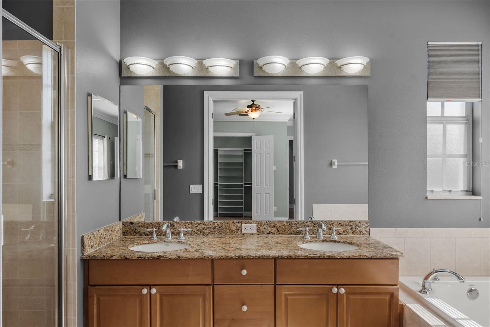 2419 VICTORIA GARDENS LN, TAMPA, FL — photo 24