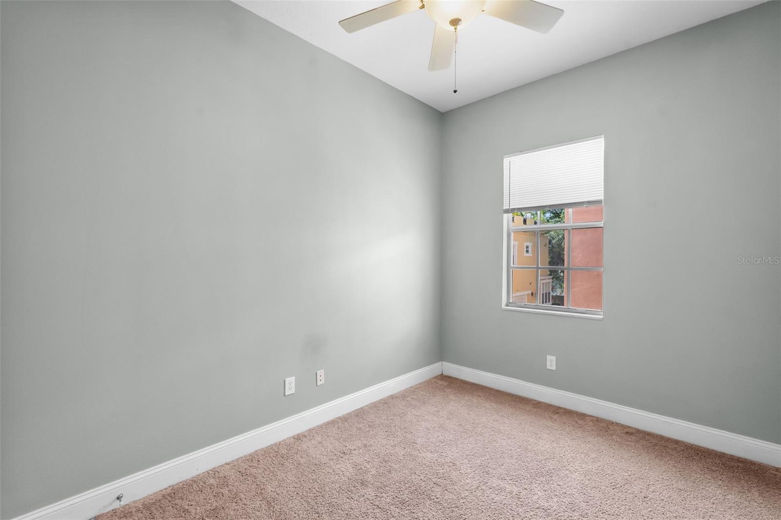 2419 VICTORIA GARDENS LN, TAMPA, FL — photo 32