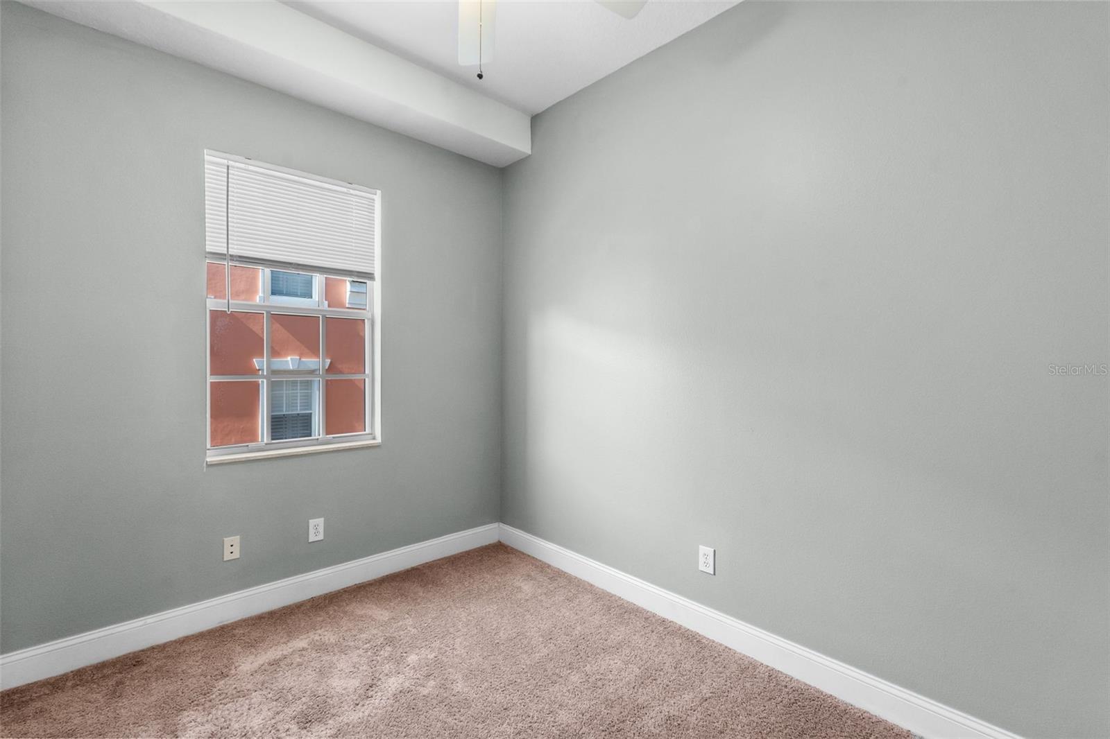 2419 VICTORIA GARDENS LN, TAMPA, FL — photo 34