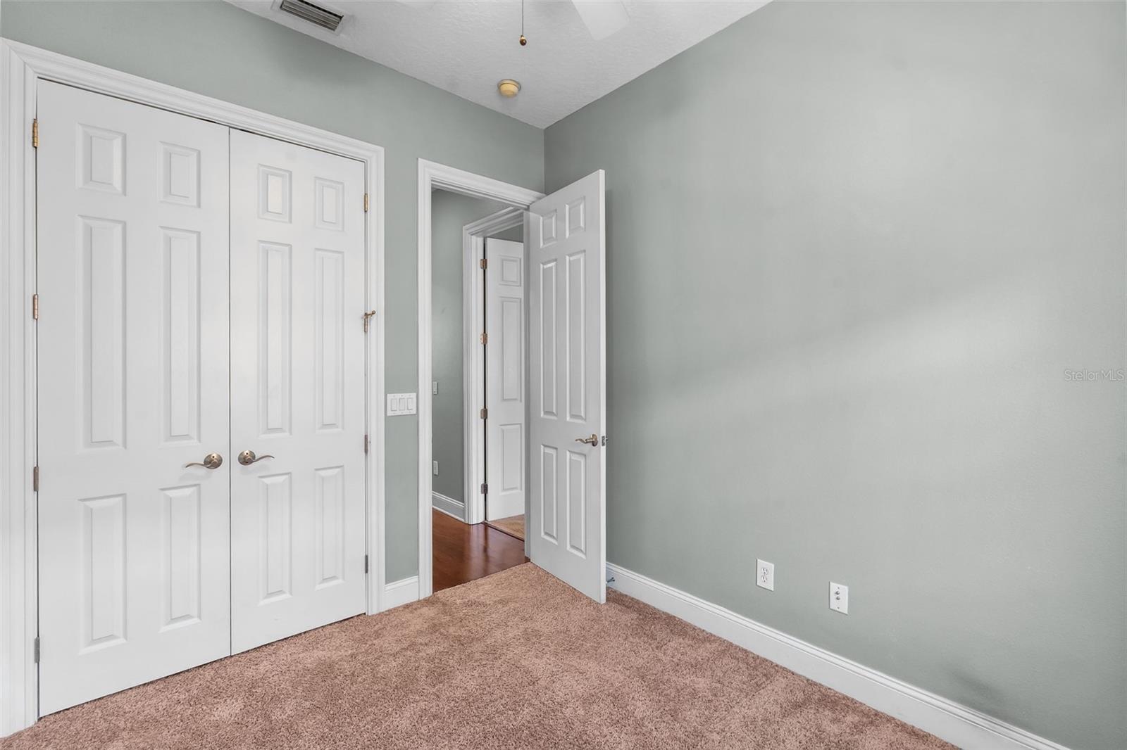 2419 VICTORIA GARDENS LN, TAMPA, FL — photo 35