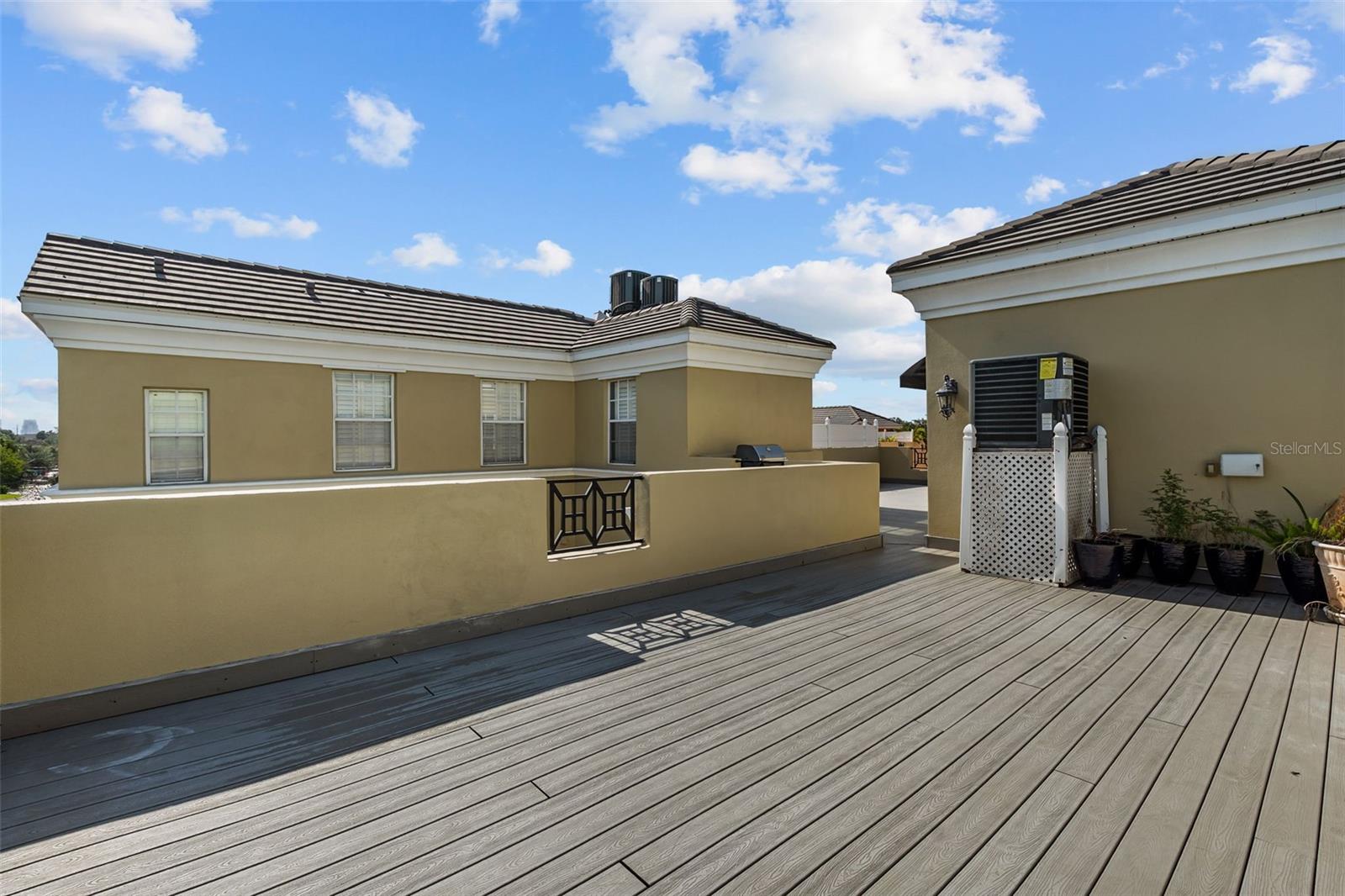 2419 VICTORIA GARDENS LN, TAMPA, FL — photo 40