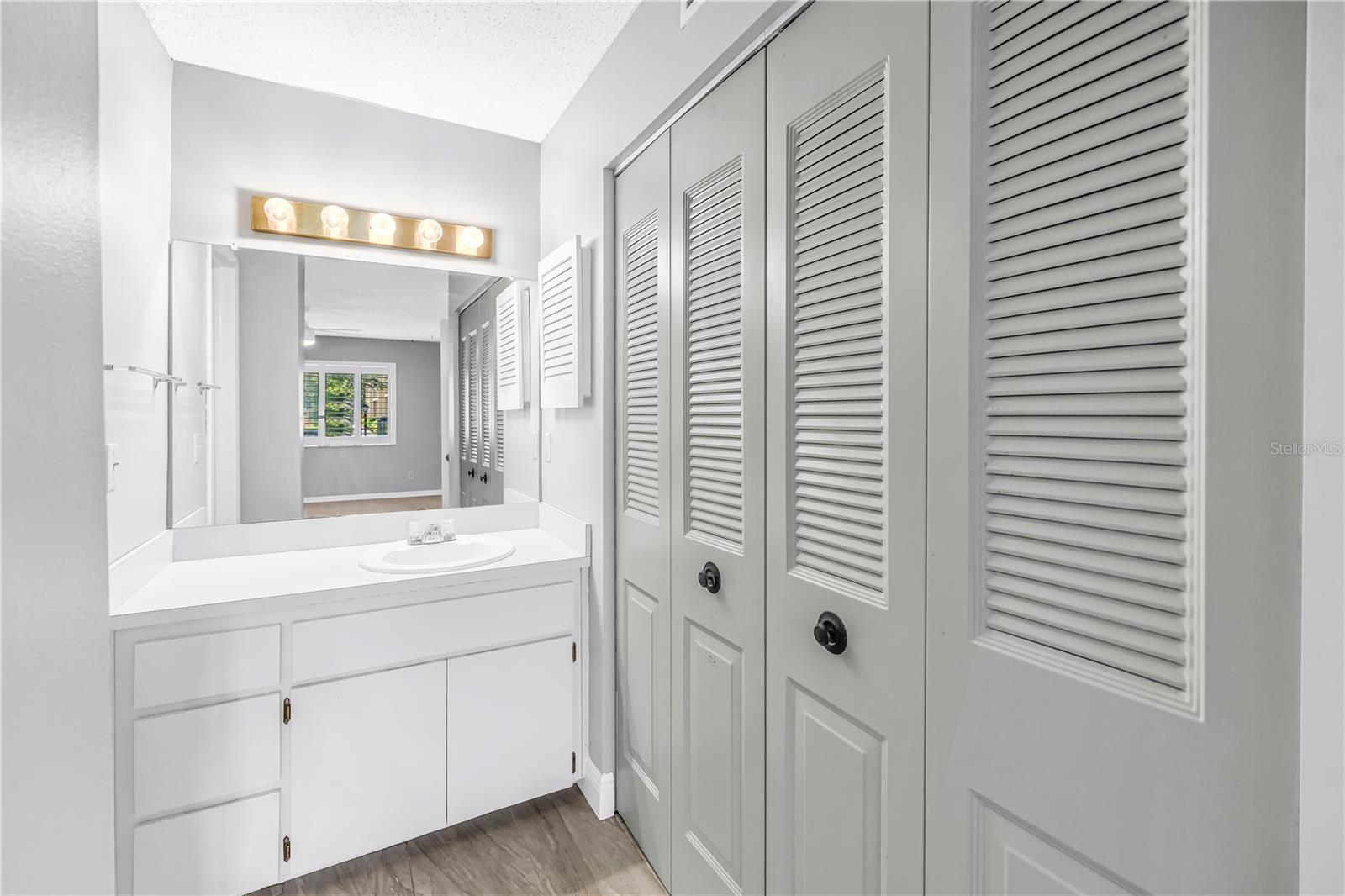723 83RD AVE N #102, ST PETERSBURG, FL — photo 32