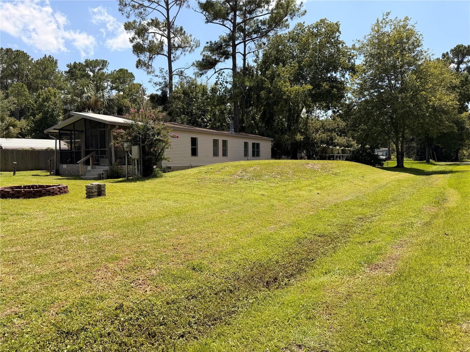 55643 LISA ST, ASTOR, FL — photo 5