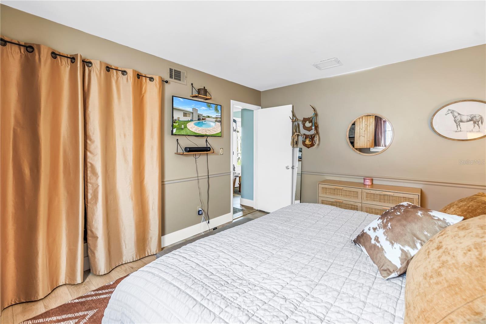5891 33RD AVE N, ST PETERSBURG, FL — photo 37