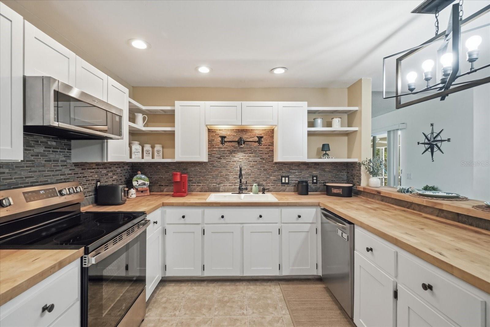 2877 W AXELWOOD DR, BEVERLY HILLS, FL — photo 12