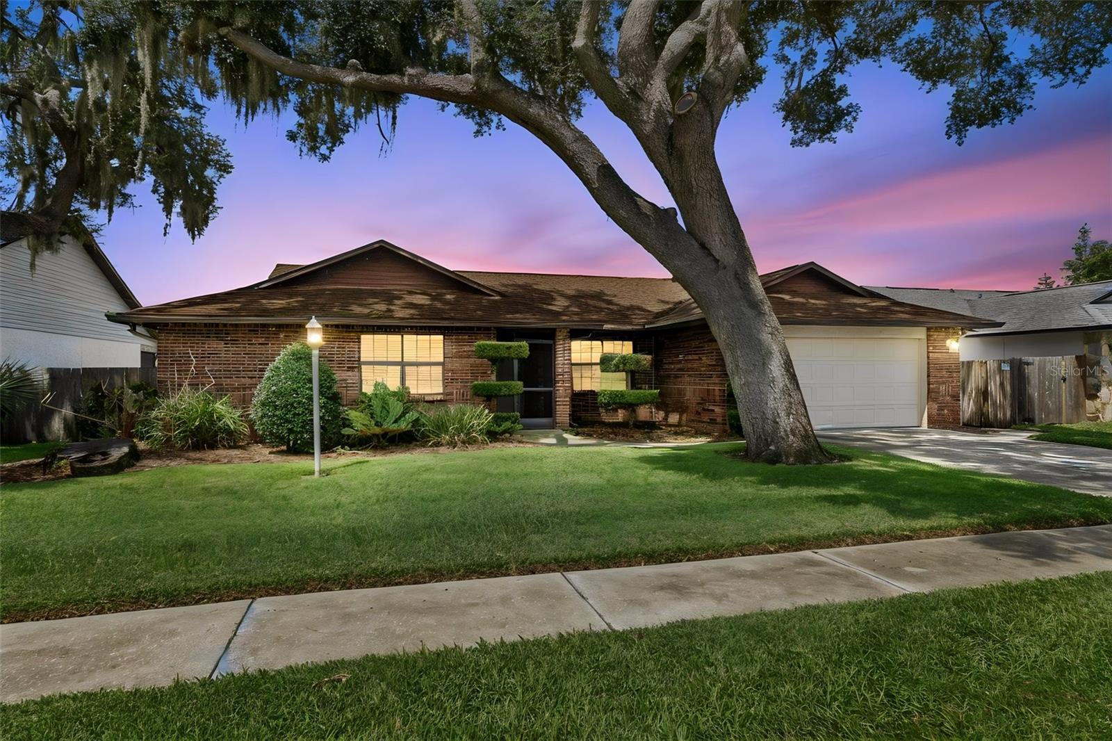 653 TIMBER POND DR, BRANDON, FL