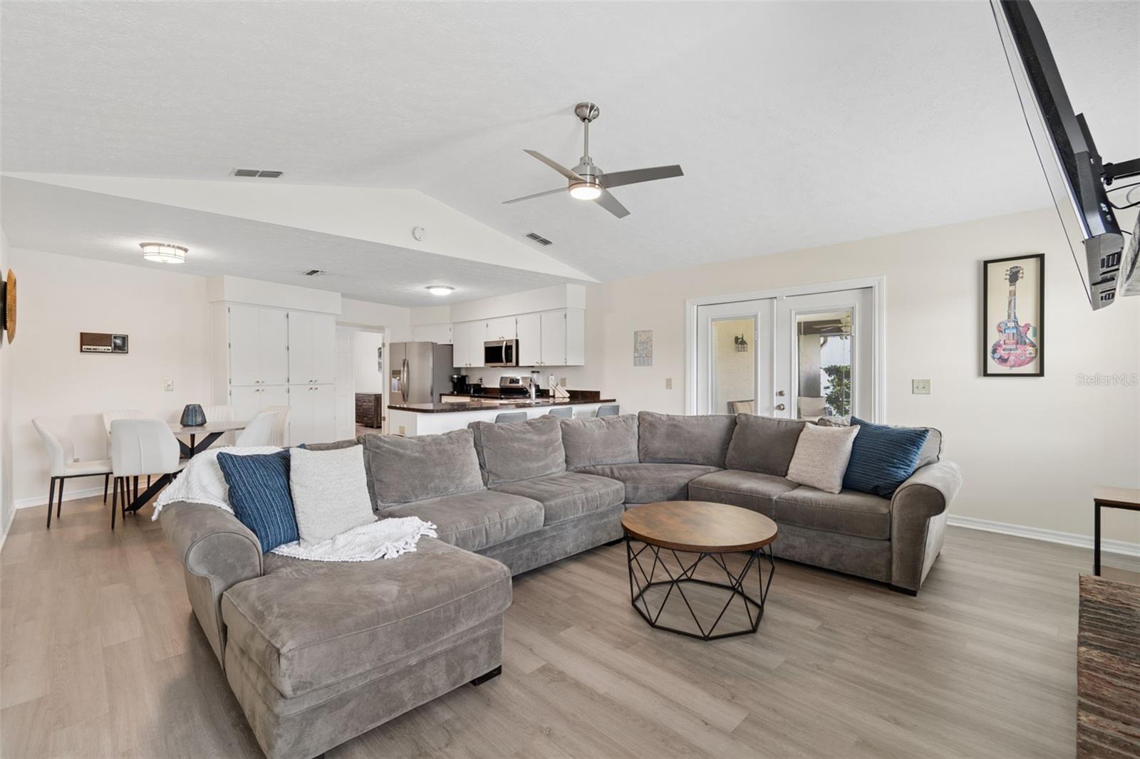 653 TIMBER POND DR, BRANDON, FL — photo 34