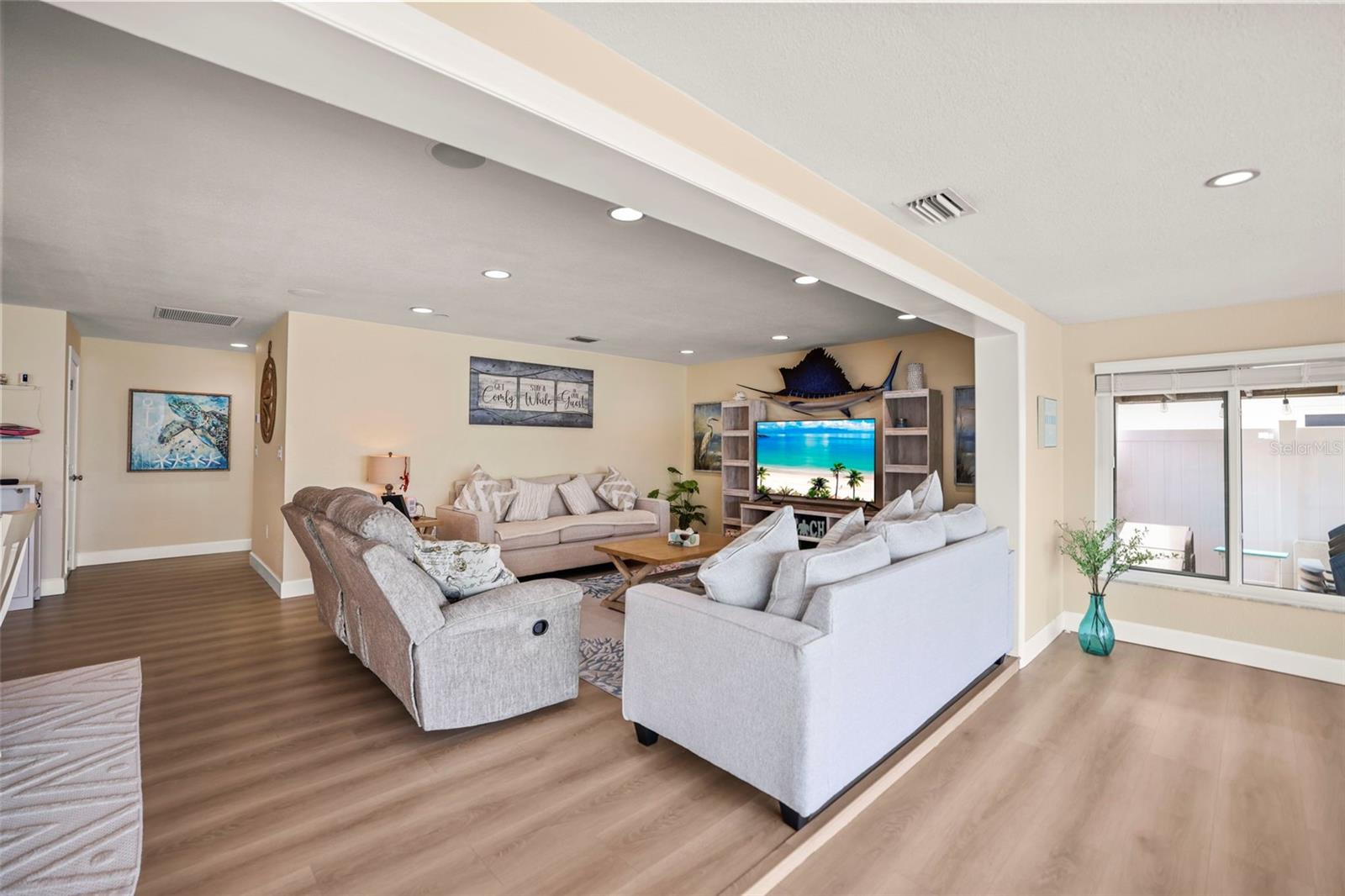 6360 2ND PALM PT, ST PETERSBURG, FL — photo 9