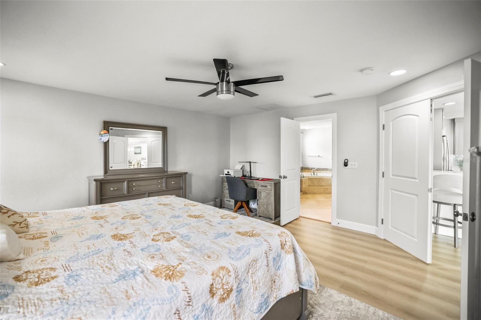 6360 2ND PALM PT, ST PETERSBURG, FL — photo 28