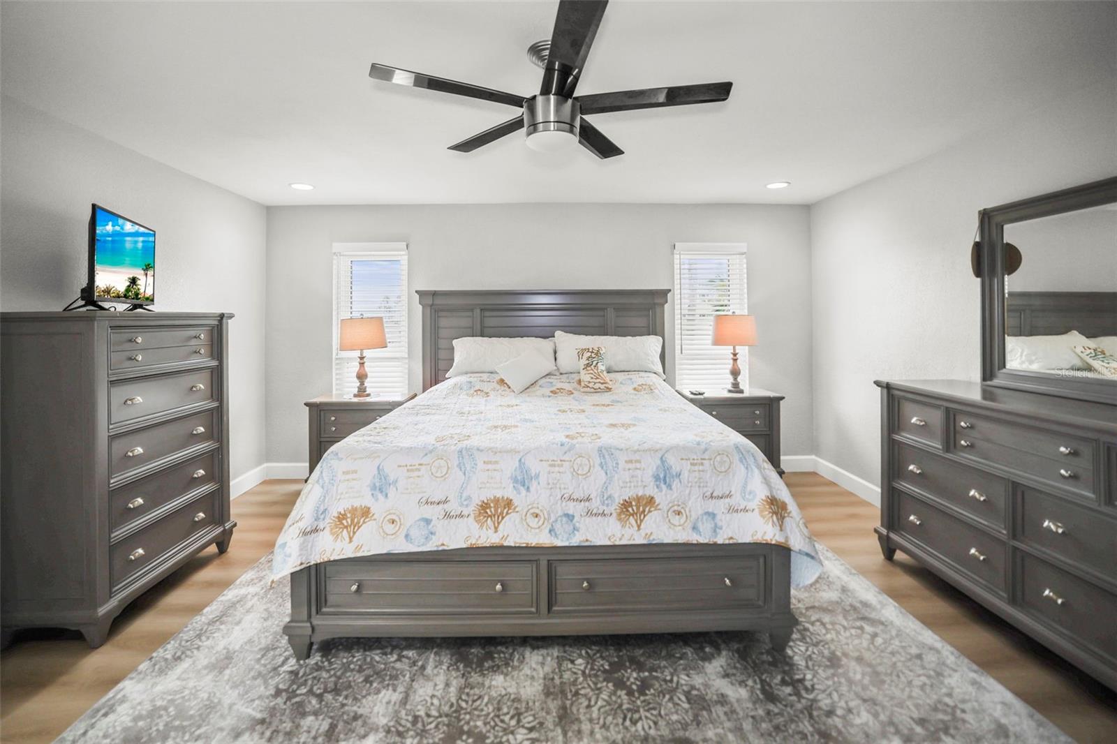 6360 2ND PALM PT, ST PETERSBURG, FL — photo 30
