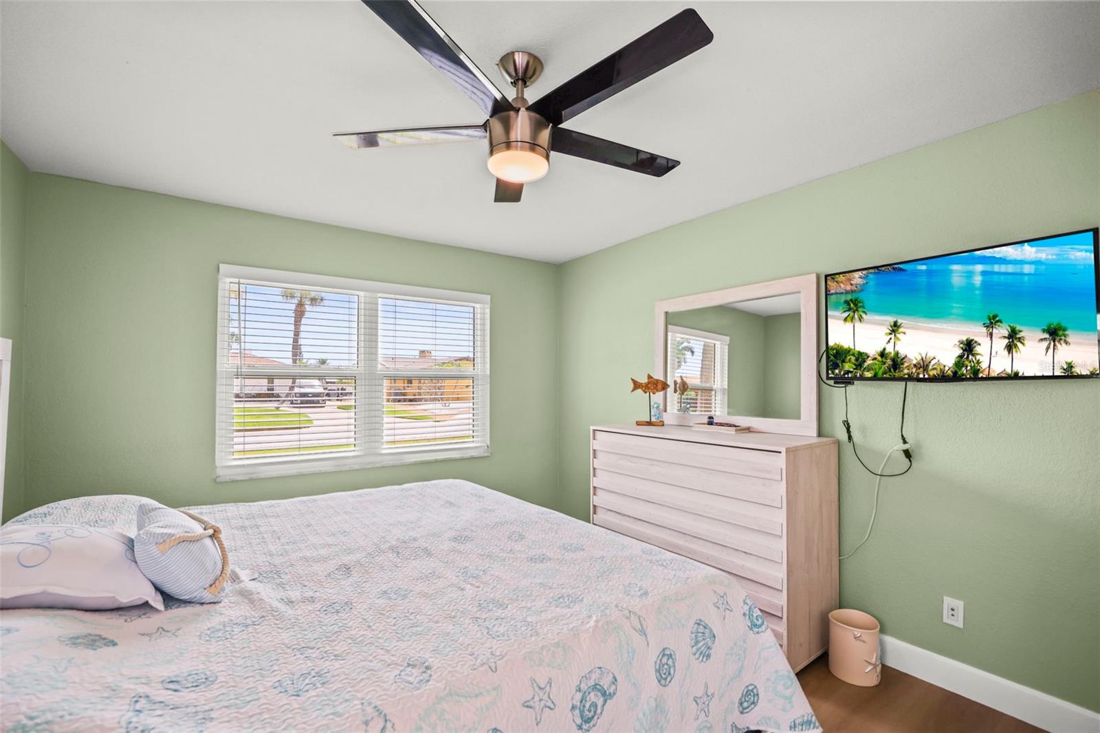 6360 2ND PALM PT, ST PETERSBURG, FL — photo 36