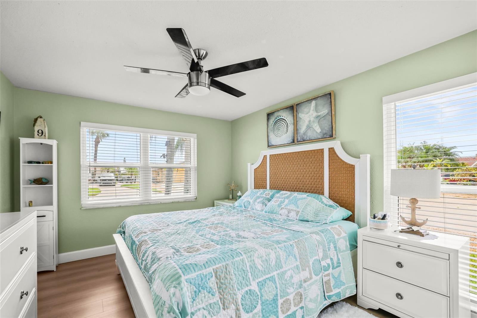 6360 2ND PALM PT, ST PETERSBURG, FL — photo 39