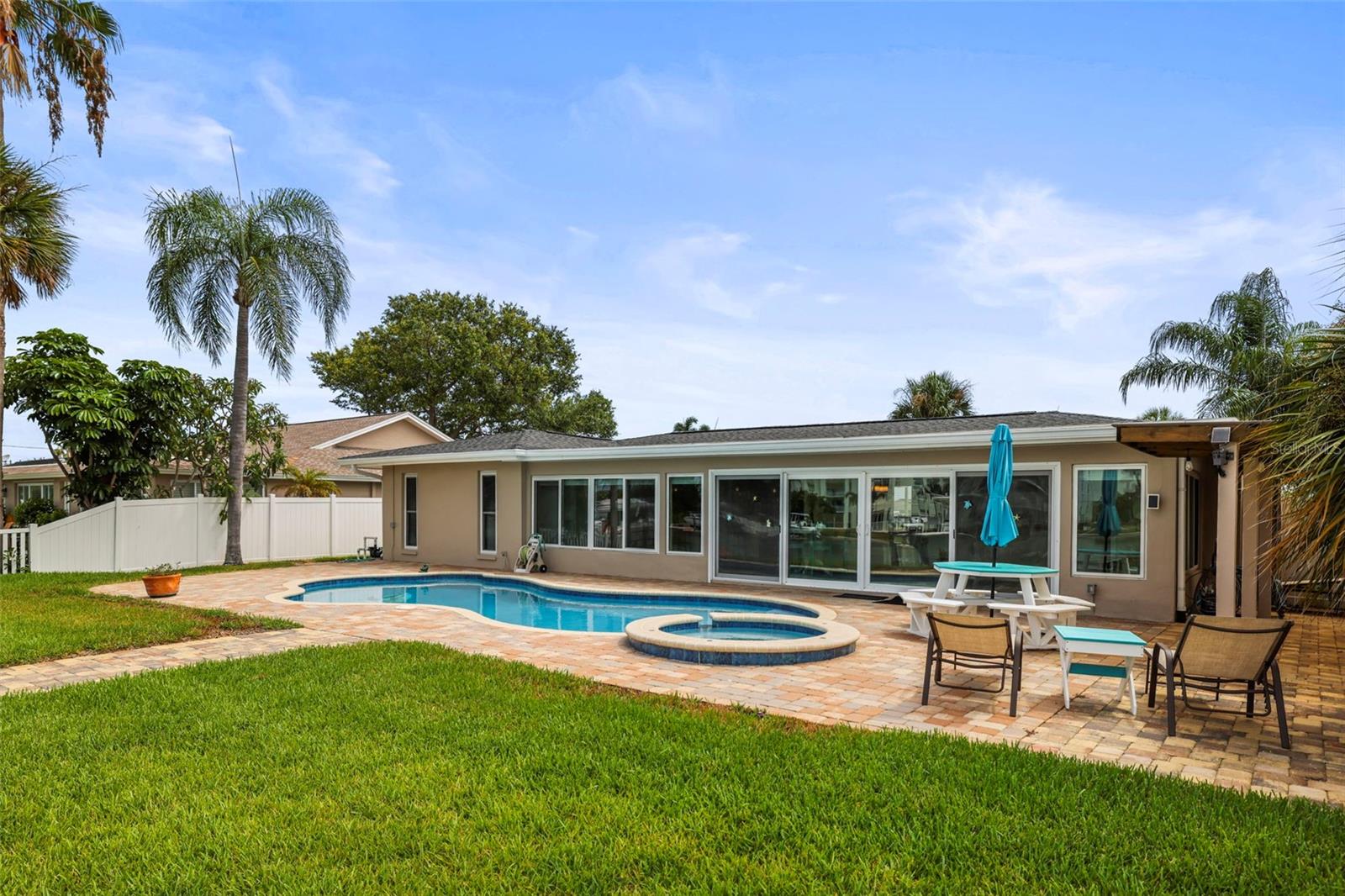 6360 2ND PALM PT, ST PETERSBURG, FL — photo 44