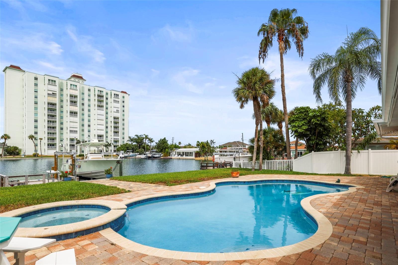 6360 2ND PALM PT, ST PETERSBURG, FL — photo 49