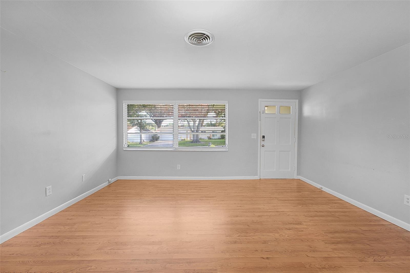 1387 BELLEVUE BLVD, CLEARWATER, FL — photo 6